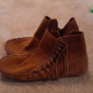 Minnietonka new moccasins never worn